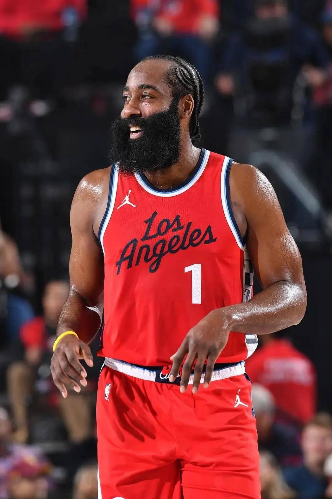 开云体育-哈登赛事官方发布比分优势明显新规，老鹰争议不断！的简单介绍