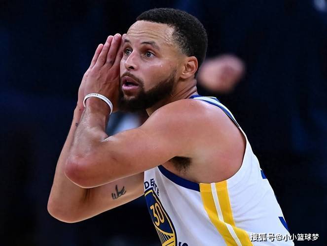 库里回归赛场，绝杀首场状态亮眼，勇士观众沸腾！的简单介绍